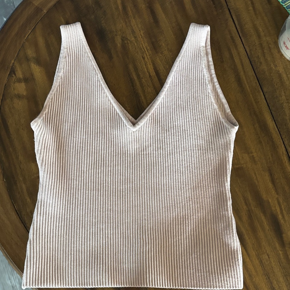 Wishlist V-Neck Ribbed knit Tank Top sweater apricot light tan NWOT medium fit